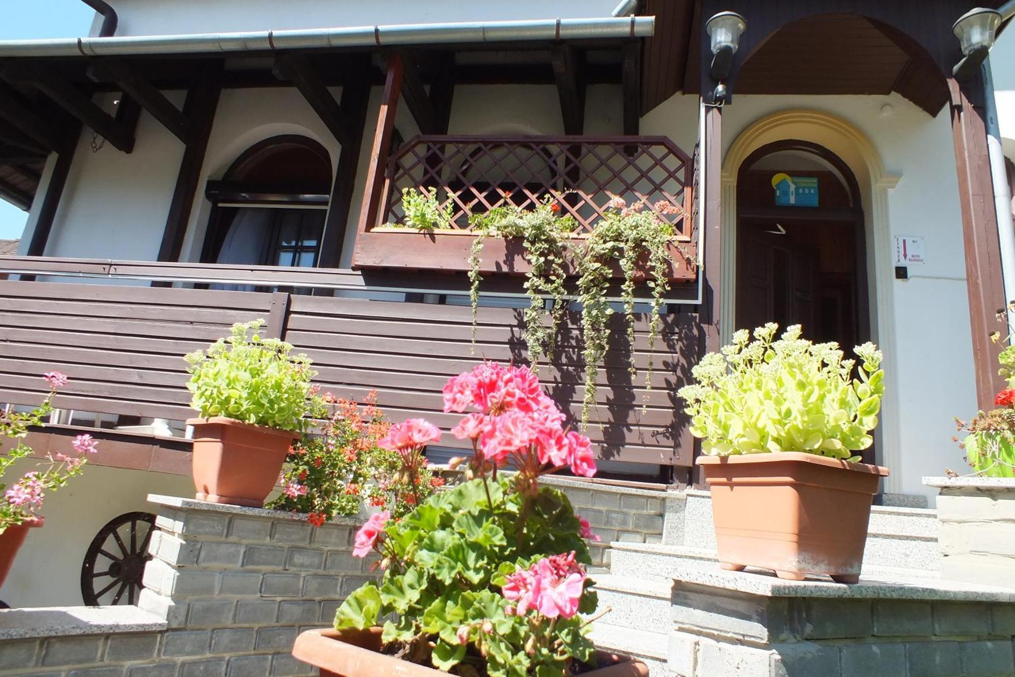 Bük Feherlo Vendeghaz & Restaurant מראה חיצוני תמונה