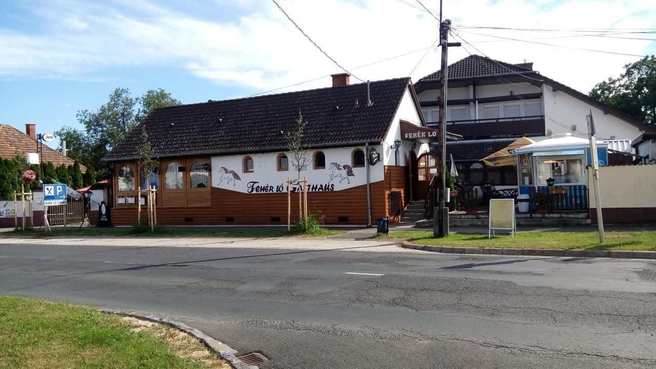 Bük Feherlo Vendeghaz & Restaurant מראה חיצוני תמונה