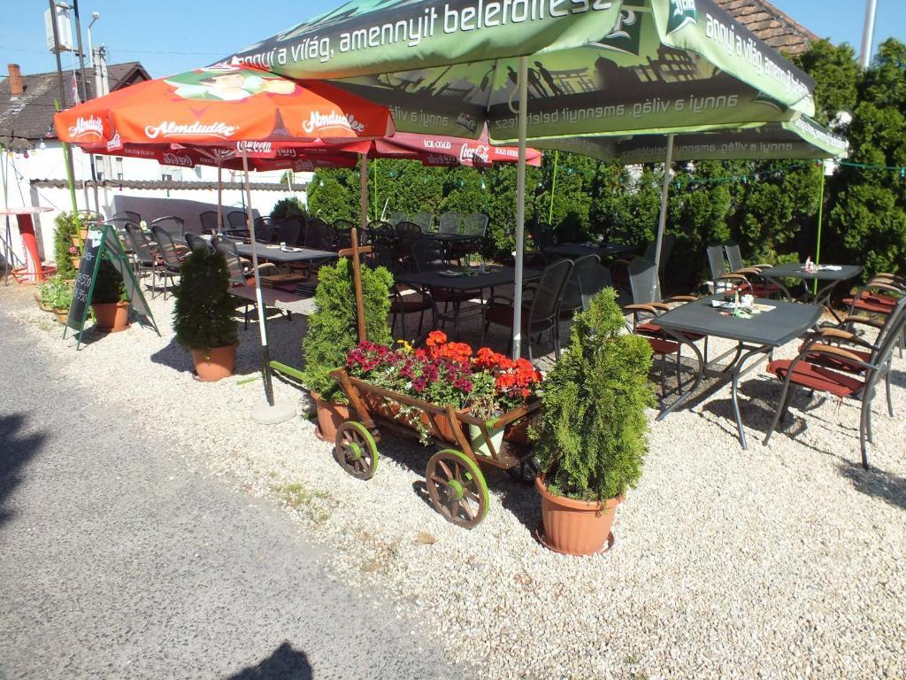 Bük Feherlo Vendeghaz & Restaurant מראה חיצוני תמונה
